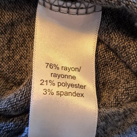 Maurices Gray Lightweight Sweater with Striped Sleeves Plus Size 1X - Picture 6 of 6